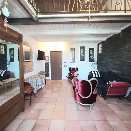 L'Ora delle Streghe b&b centralissimo-2