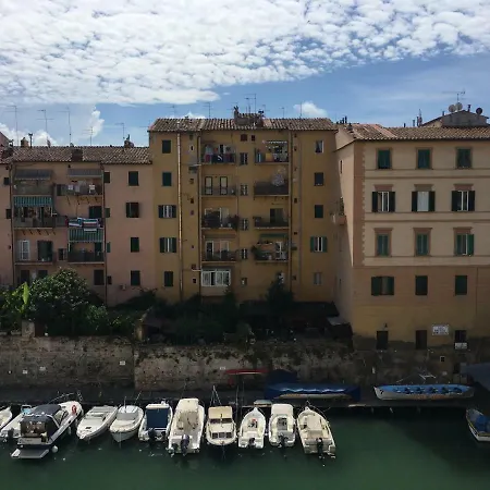 L'Ora delle Streghe b&b centralissimo-3